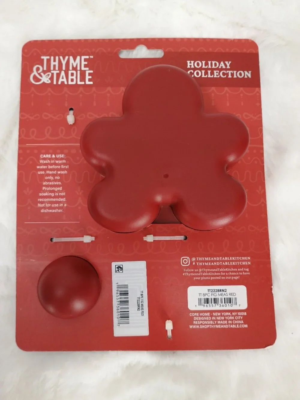 Thyme & Table Holiday Collection 8-Piece Gingerbread Measuring Cups & Spoons Set